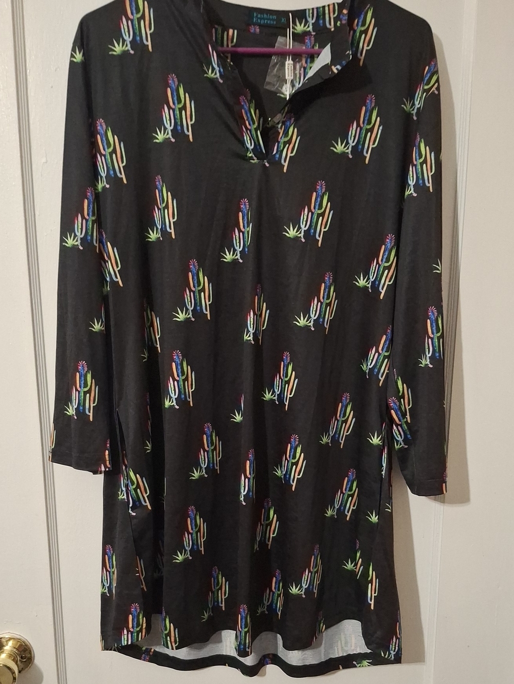 Fashion Express Women''s Black Cactus Print Tunic Top